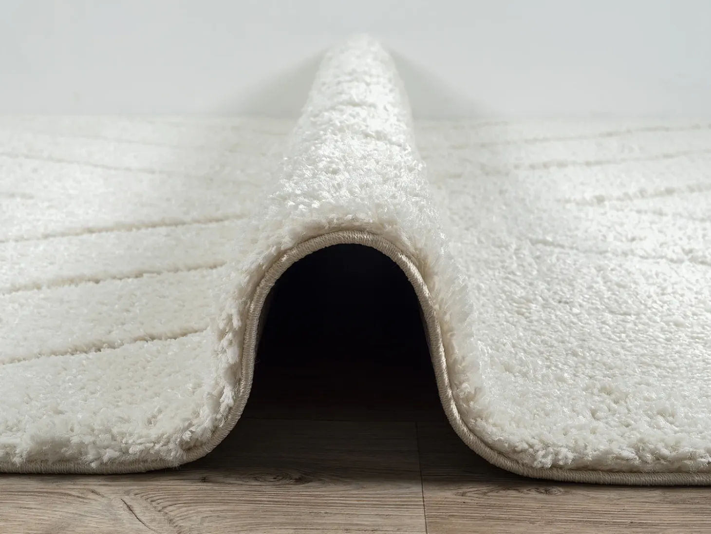 Alfombra Bahar Shaggy patrón triángulos, crema, 160 cm redonda