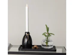 Candelabro Ulricehamn con luz LED negra.